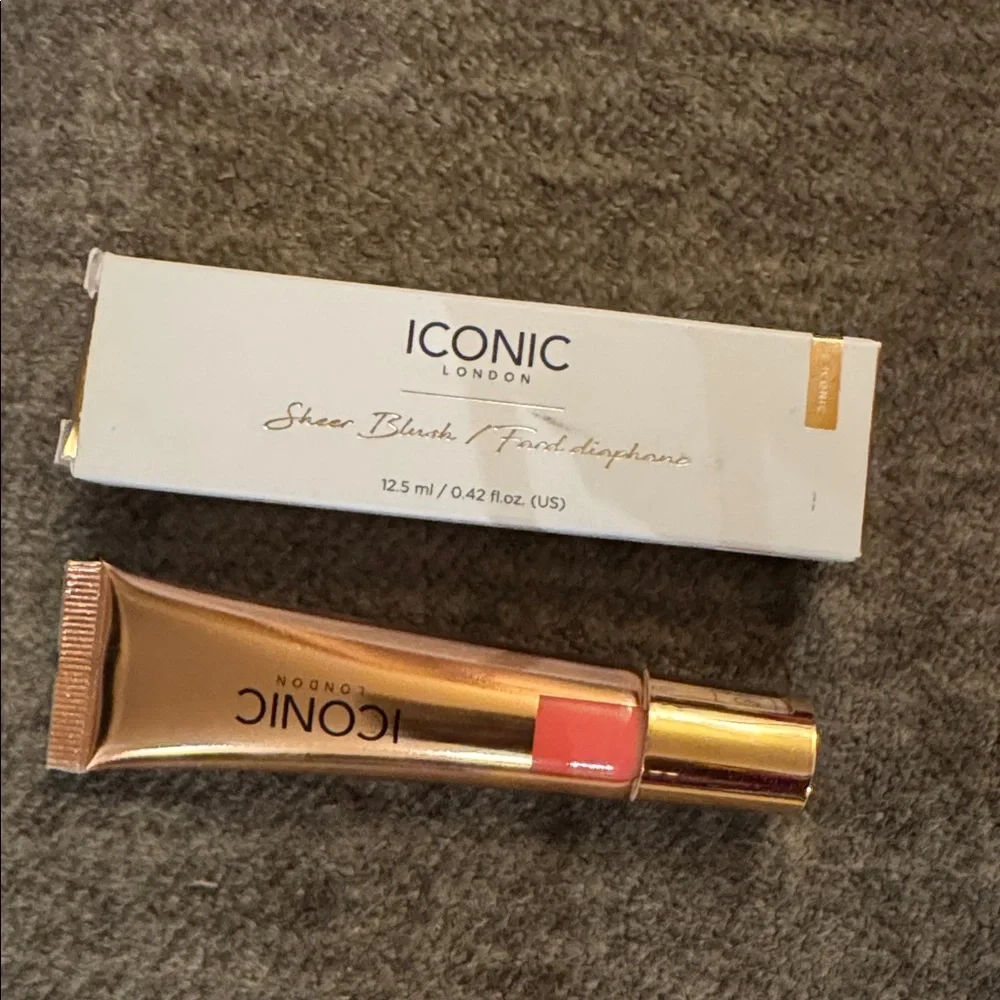 ICONIC London Sheer Blush fard diaphane/ Powder Pink
